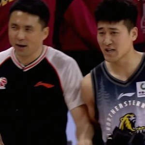 开云官网-吉林男篮19分大胜，送四川男篮36连败！姜伟泽被驱逐，景菡一21+6